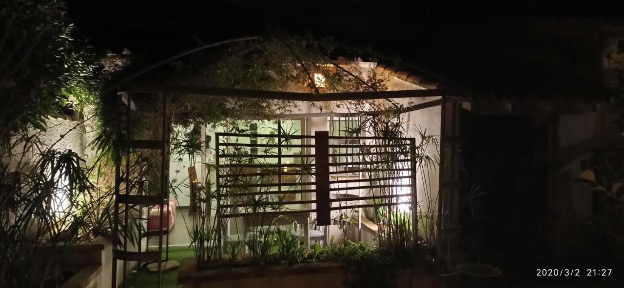 Secret Garden: Chez Gilles et Tra's Charming Zen Retreat Apartment Valergues Exterior photo